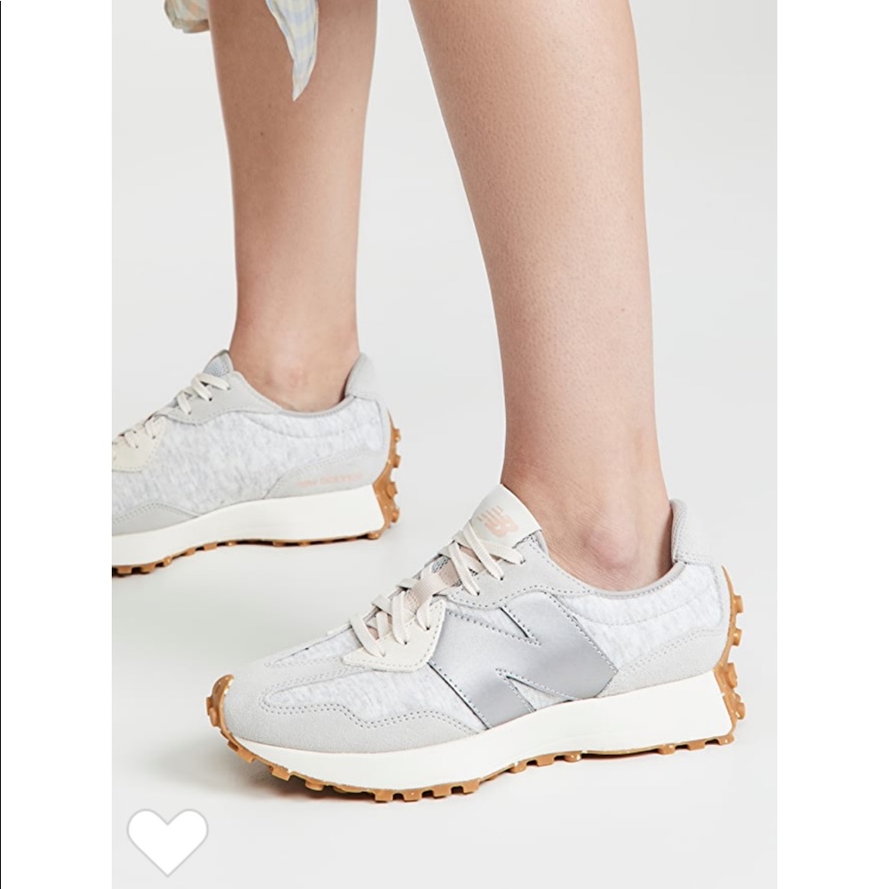 New Balance 327 Classic Trainers